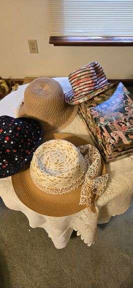 Woman Hats and box