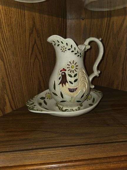 Rooster pitcher and plate