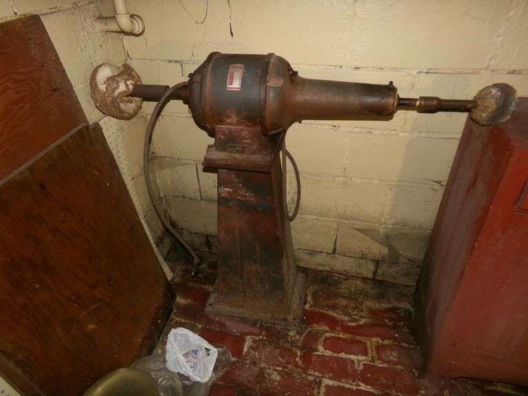 Pedestal Antique Buffer