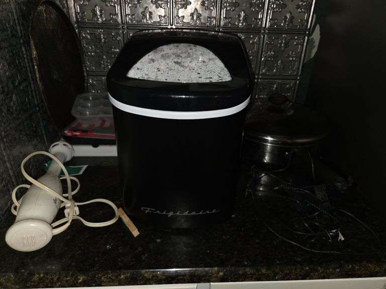 Mixer, Ice maker, Wok, Skillet