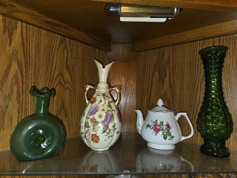 4 vases