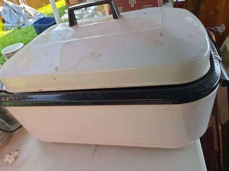 Large Enamel Roaster