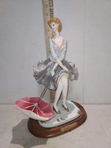 Venutti Collection Statute 13" Tall