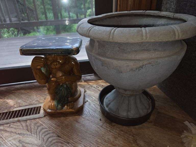 Plant stand and pot