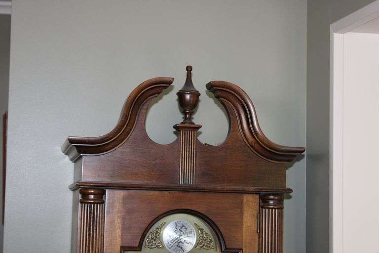 Howard Miller Grandfather Clock Auction Ohio