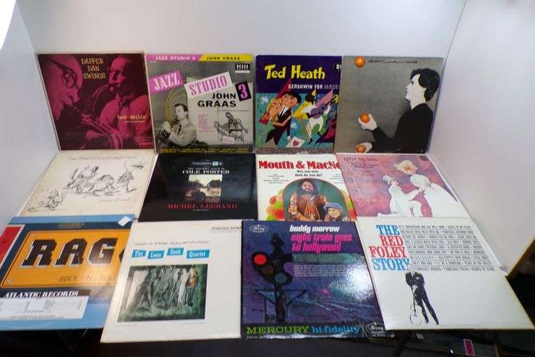 Lot of (12) 33RPM Music Records