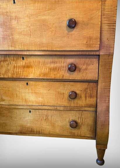 Antique 19th Century Curly Maple Chest of Drawers With Beautiful Side Curves and Turned Feet