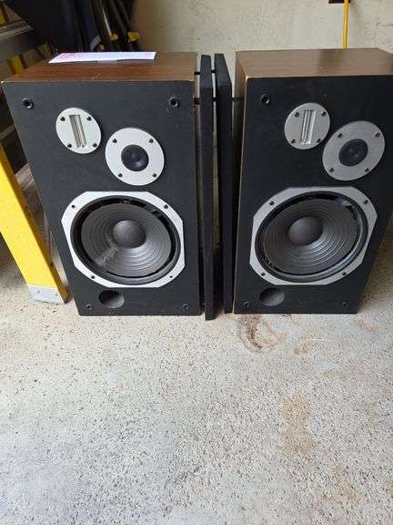 Pair Vtg Pioneer HPM-500 speakers