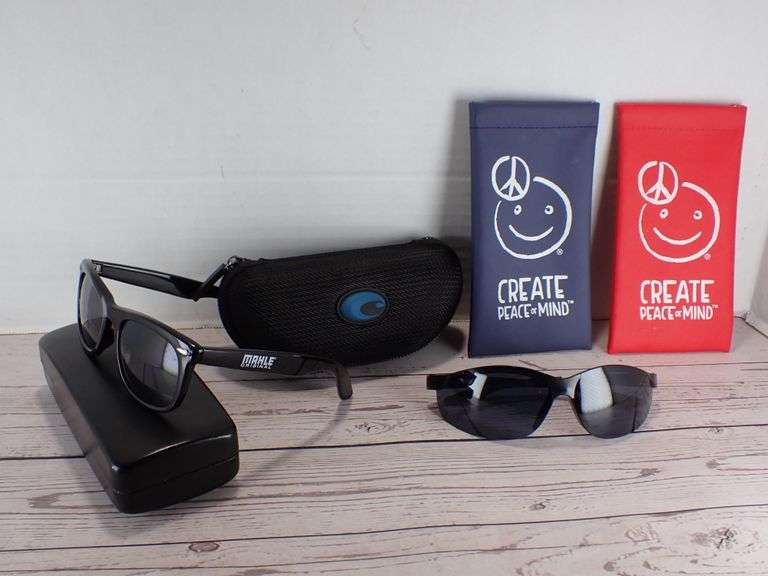 2pr of Sunglasses, 4 Sunglass Cases