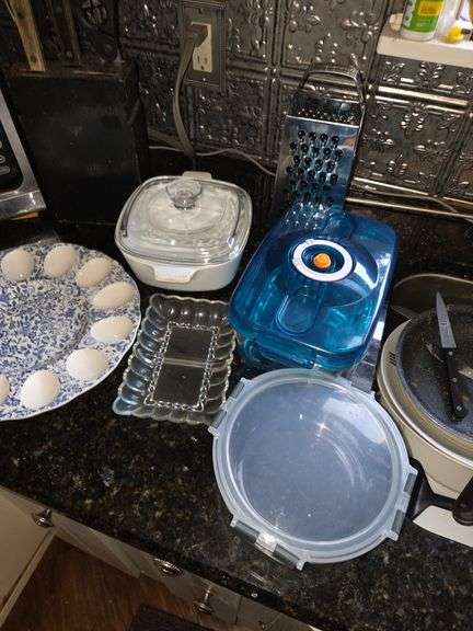 Variety of kitchen items