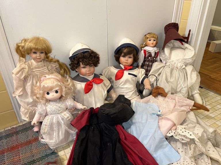 Dolls & Furniture