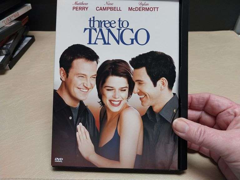 Three to Tango – DVD Starring Matthew Perry, Neve Campbell & Dylan McDermott