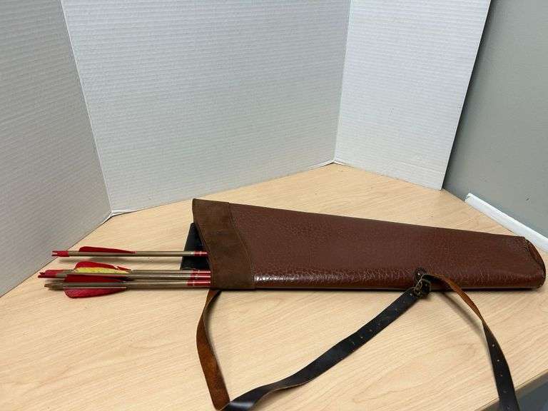 Vintage Bear Archery Arrows with Quiver