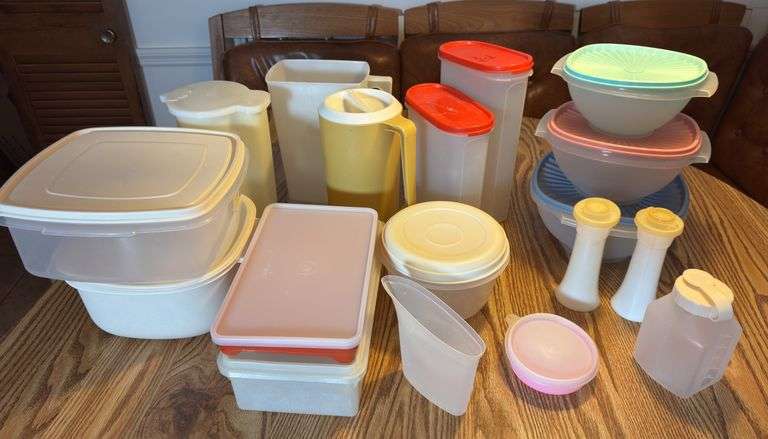 Plasticware, Including Rubbermaid and Tupperware ￼