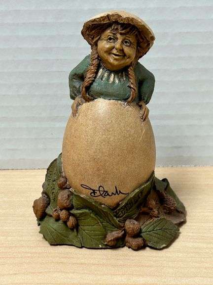 Tom Clark Figurine – Girl with Braids & Egg (1985)