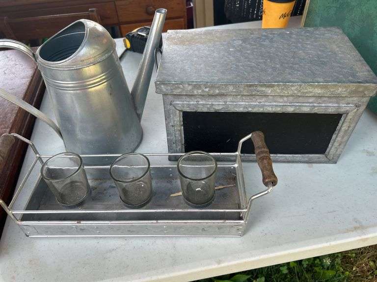 3 metal tin items