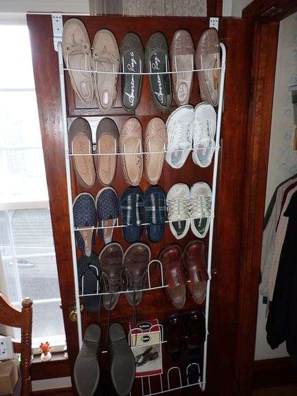 15pr NAMEBRAND Men's (8.5) & Women's (6-6.5) Shoes on door w/rack