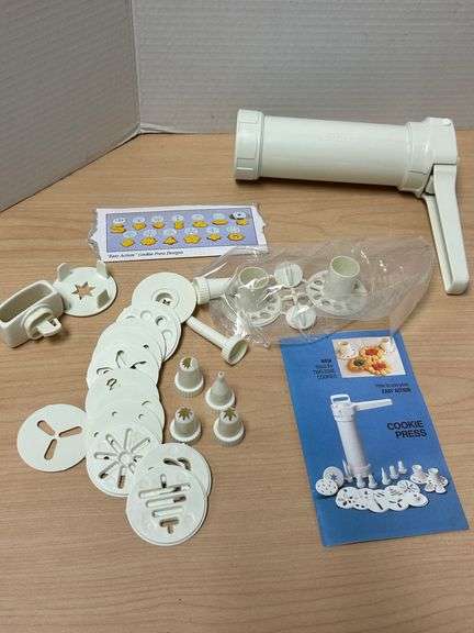 Hutzler Easy Action Cookie Press with Discs and Tips