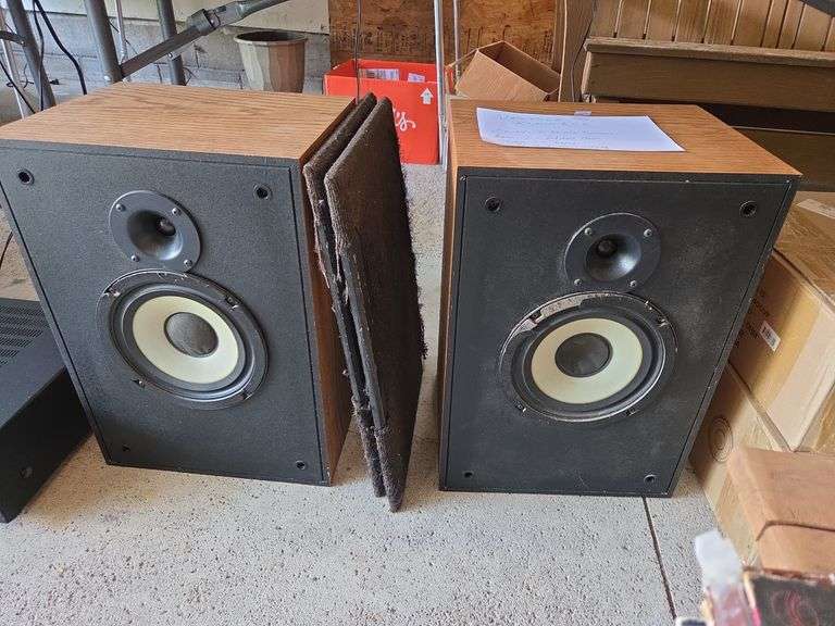 Pair of Vtg Klipsch KG2 Speakers