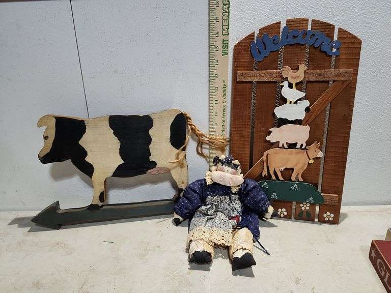 Wood Farm Decor Biggest 16.5''X9'' & 11'' Tea Stained Cow