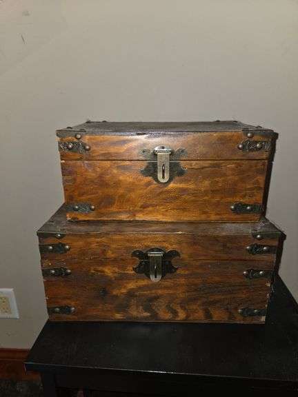 2 Wooden boxes