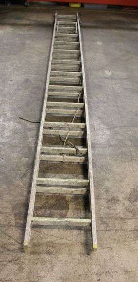 Werner Model D1228-2 Aluminum Extension Ladder, 28 Ft