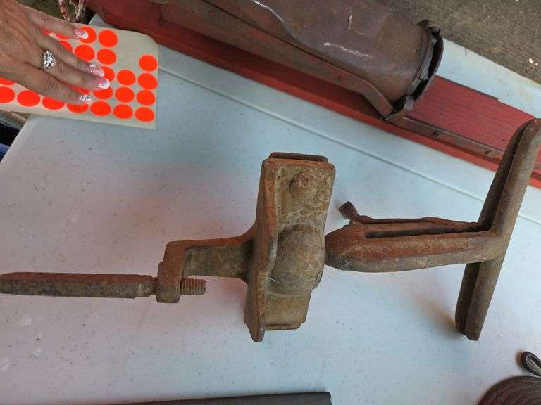 Antique Adjustable Pivoting Saw Vise