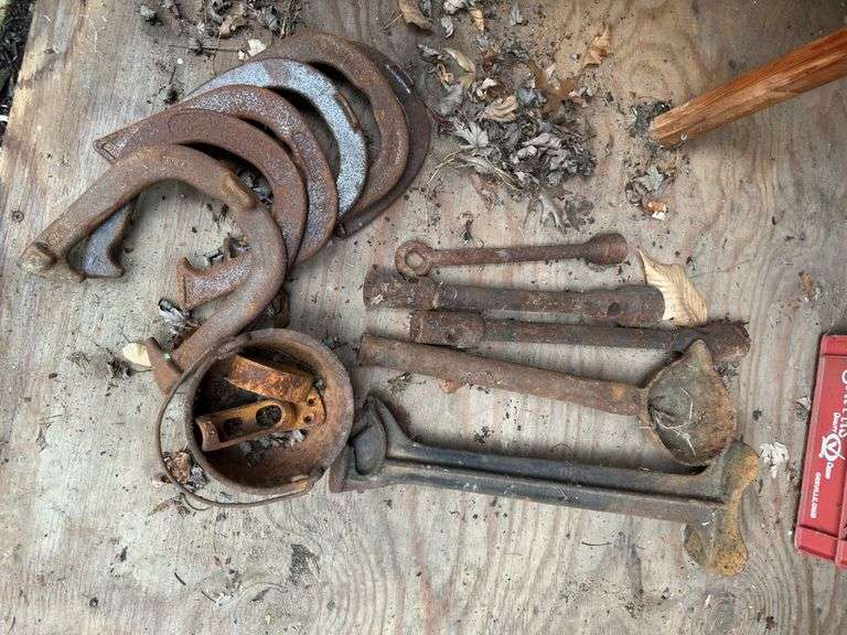 Misc. Smelting Tools & Horse Shoes