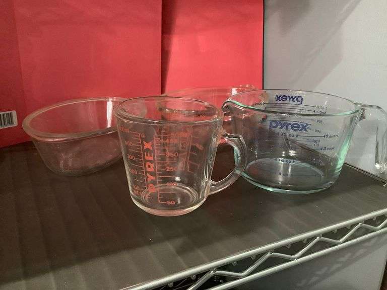 Assorted Pyrex