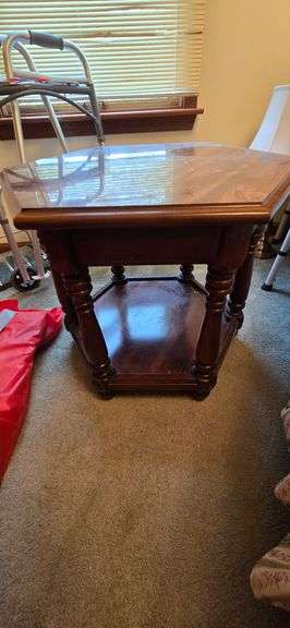 Side/ End table/ stand
