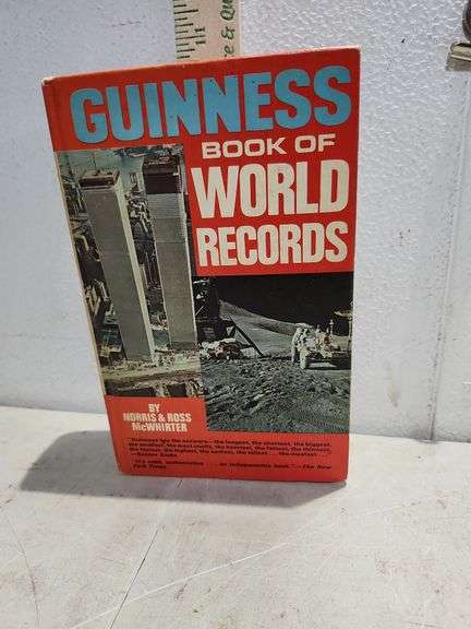 1972 Guinness Book Of World Records Hardback Book