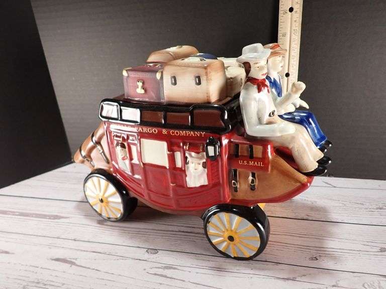 CERAMIC COLLECTIBLE WELLS FARGO & CO. STAGE COACH COOKIE JAR with Lid