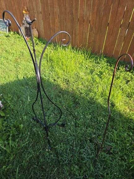 2 Yard ornaments
