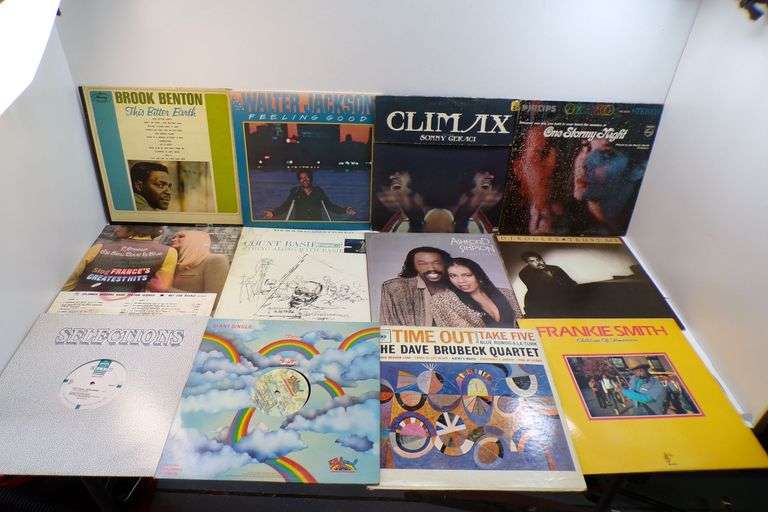 Lot of (12) 33RPM Music Records