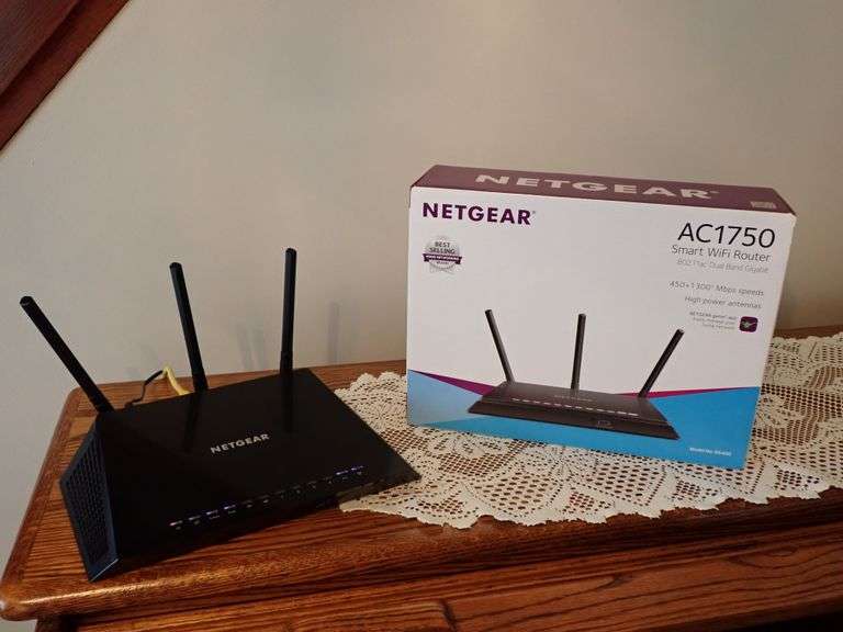 Netgear AC1750 Smart WiFi Router w/box