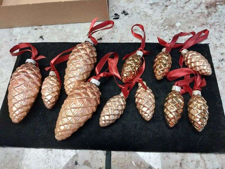 Set of 12 Lightweight Pinecone Ornaments – Two Sizes