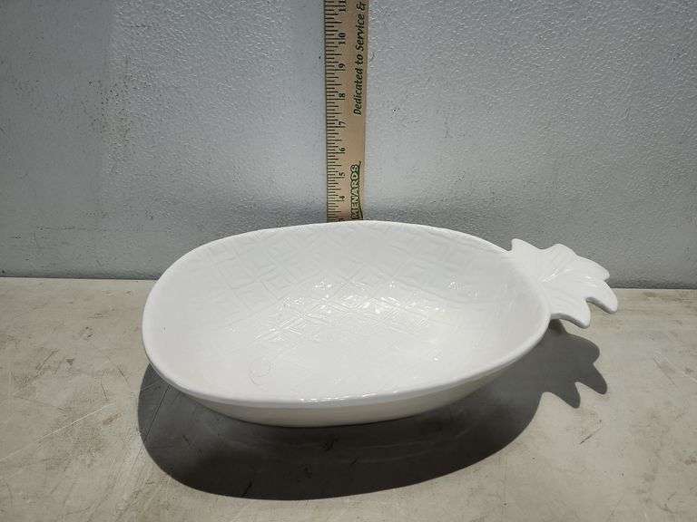 Oven Safe Pineapple Bowl 15.5"X9.25"X3"
