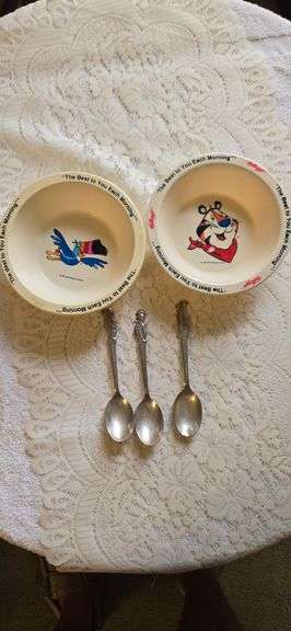 Frosted Flakes and Fruit loops bowls and character spoons