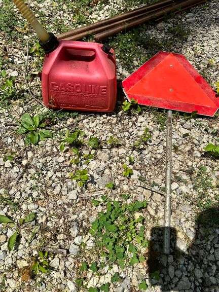 Pair Of Plastic Gas Cans And Triangle Auction Ohio THcmzoj3GVFIkUaQPKh7UuRX