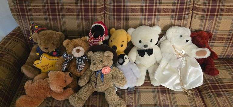 Stuffed animals lot