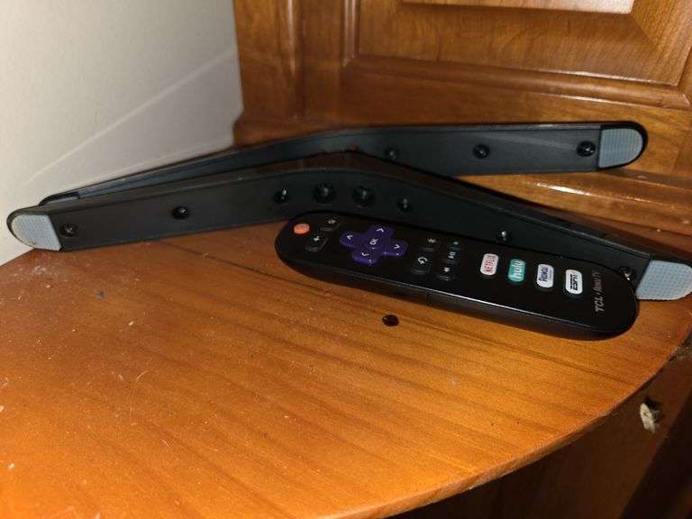 65 in TCL Roku TV, excellent condition