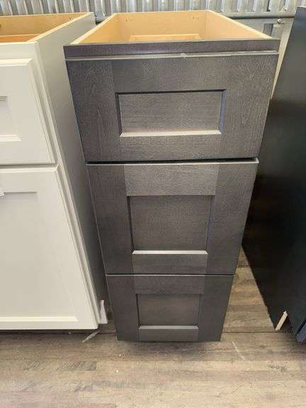Base cabinet