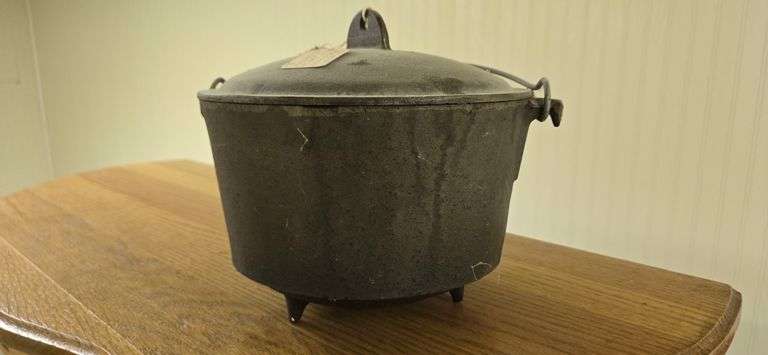 1970 era cast iron pot