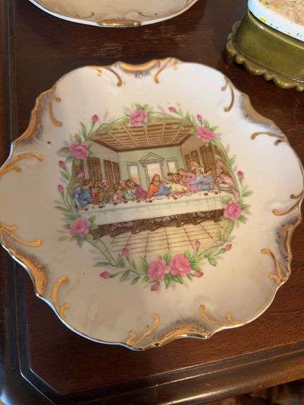 Assorted Porcelain Pieces