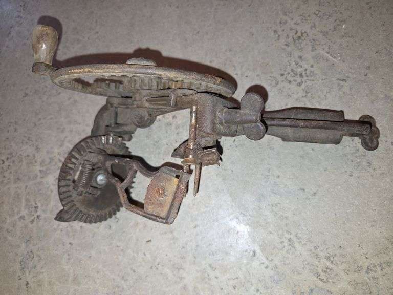 Cast iron apple peeler