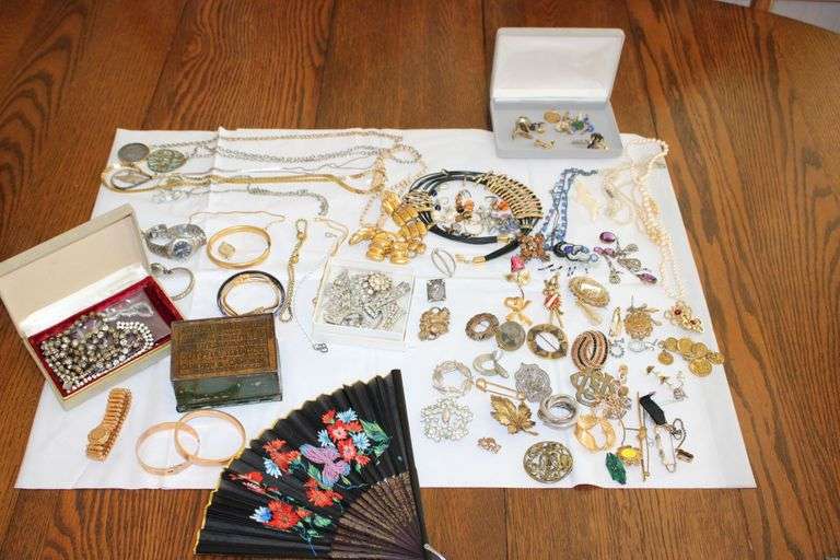 Costume Jewelry Grouping