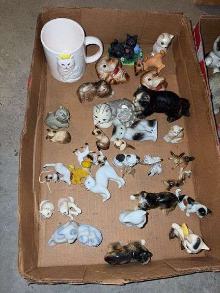 Lot of cat mini figures