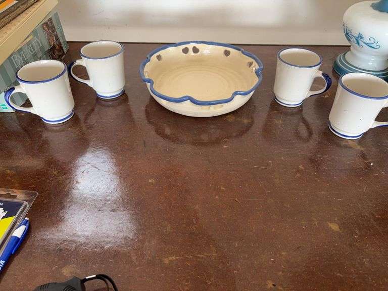 Stonecrest mugs / pie pan
