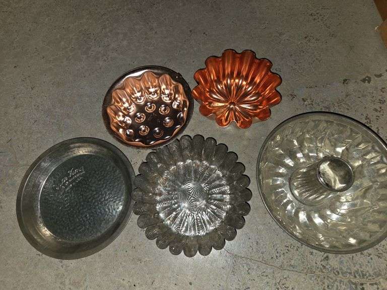 5 bundt pans