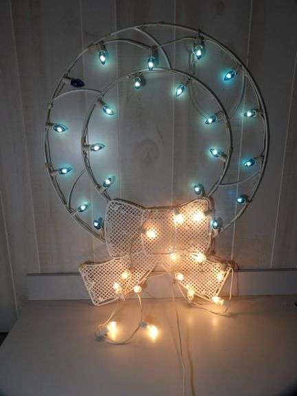 Vintage Lighted Wreath